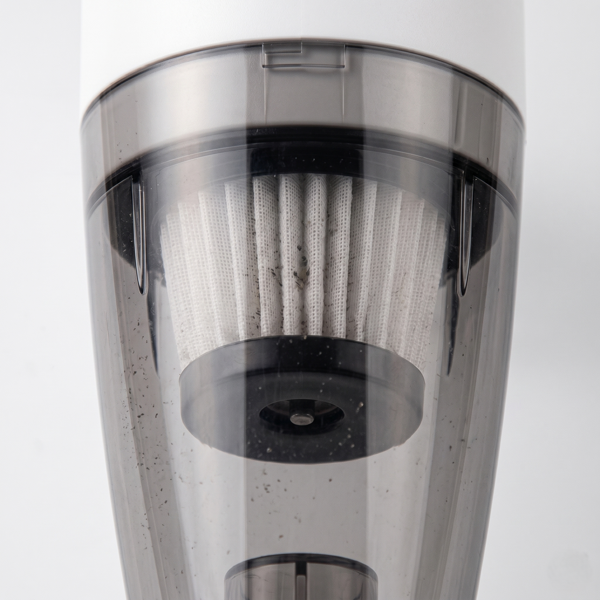 Wireless mini vacuum cleaner detailed view 