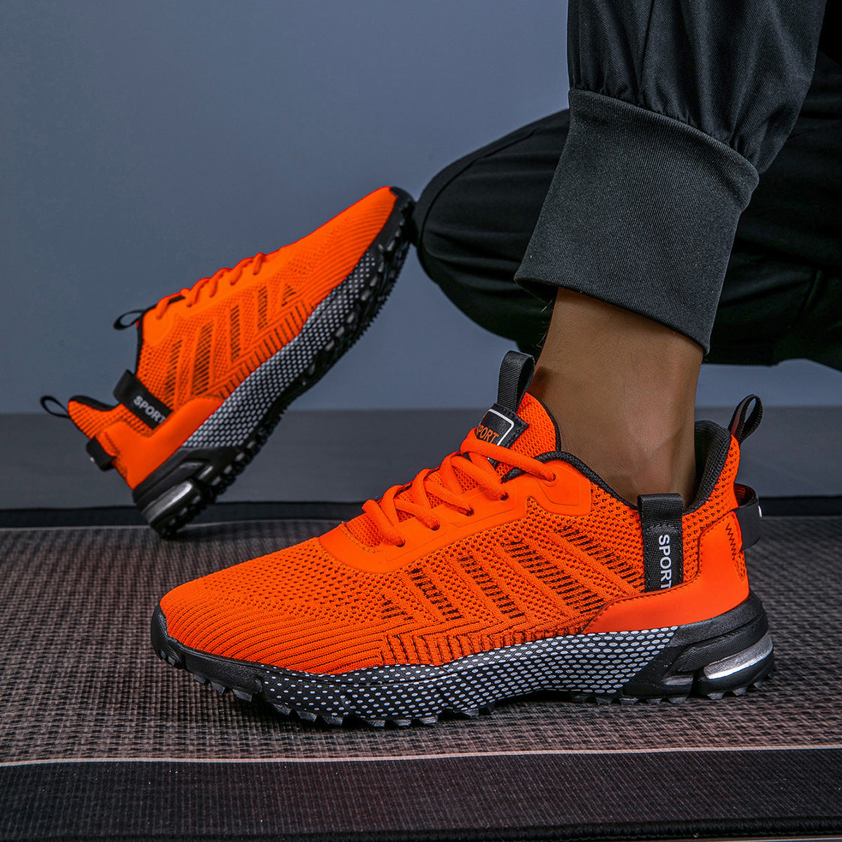 Breathable mesh men's hiking sneakers